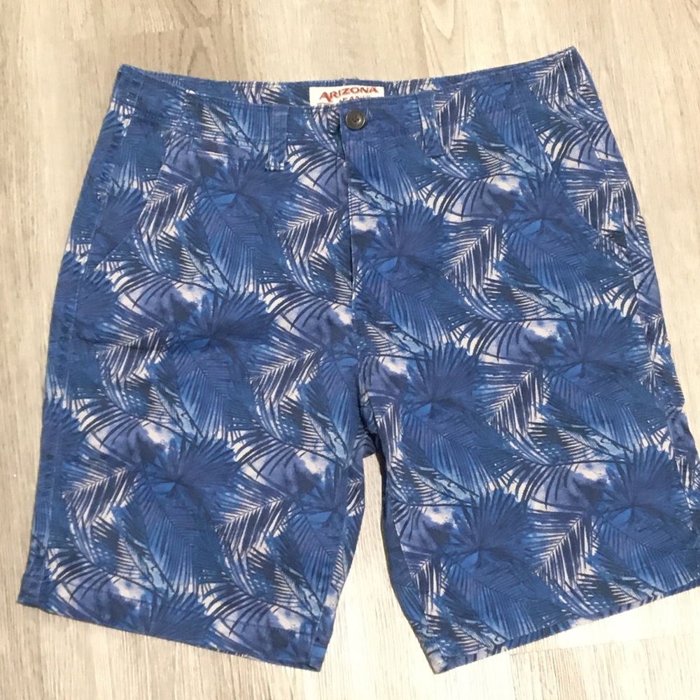 Blue pattern size 34 Arizona jean co shorts